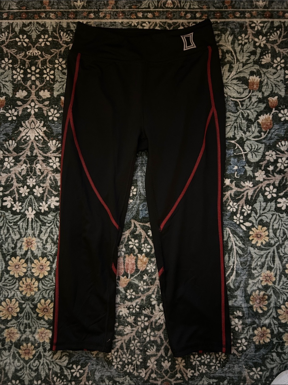 Her Universe Black Widow Be A Hero Athletic Capris